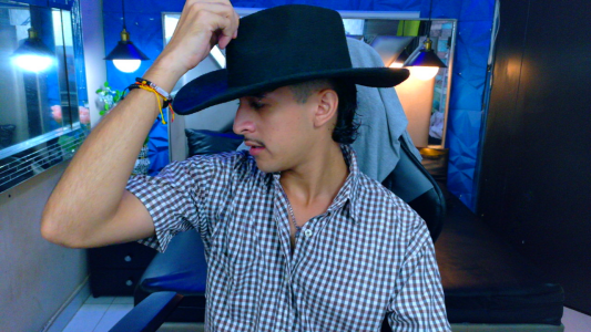 your trusted cowboy🤠🔥 de Alan_Del_Reyx  4 photos