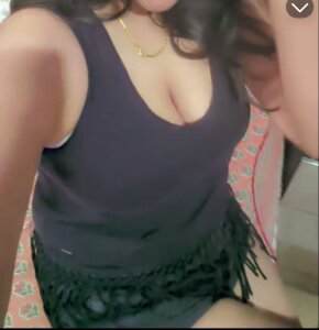 Ayeshaaa_36 Public Pic 3