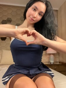 Up skirt and cute face 💕😊 de GiovannaAntonelli  3 Imagens