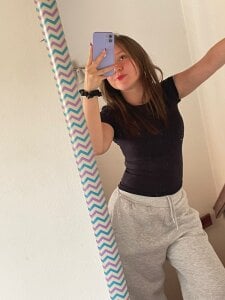 Casual cute girl de NixieSterling  5 Imagens