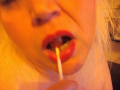 Blasflittchen Lolly im Schlampenmaul Pic 2