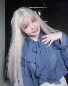 mellybloom Public Pic