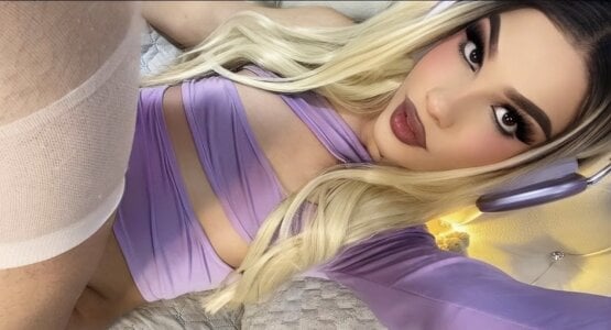 Cattleya_White_ll Public Pic