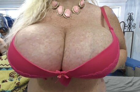 Shellyfox big natural tits Pic