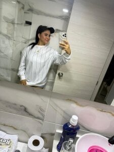 paola_rodriguez If you come in now, I'll let you see me touch every corner of my body...❤️‍🔥🔥🫦🥵 Pic 2