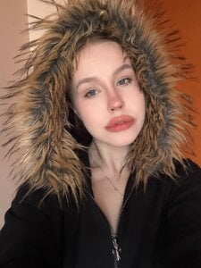 MaliaBourraine It's too cold without you. Pic 7