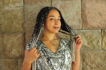 Aisha_Goldstein Public Pic 4