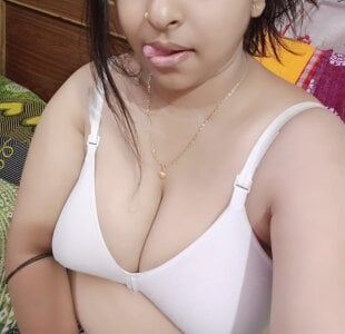 Payel-sharma Public Pic 2