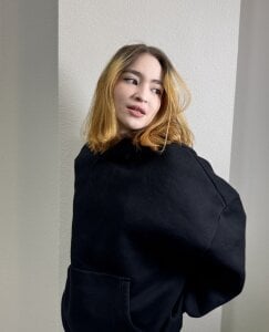 JuIianneDelfino Public Pic 2