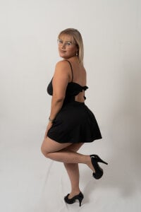 scarlet_milf_ Sexy Milf Pic