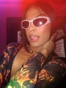 the sexy girl de party_star_ts  photos