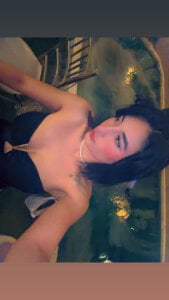 ScarlettWet9 Una noche, mil sensaciones 🍹🌟 Pic 2