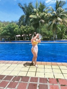 Rebeca_blonde: Public ( фото)