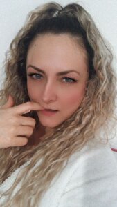 MADAMEMATURE_