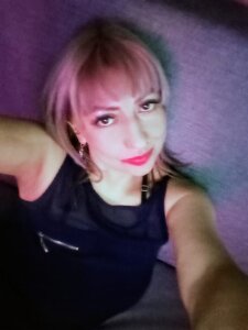 CrystalLoveSquirt Public Pic 3