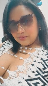 bustyy_juicyrx kiss hot Bilde 3