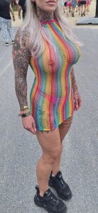 Sporty-sexy-blonde Public Pic