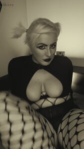 GoddessAlimony BLACK & WHITE HUMILIATION: PIGTAILS, PLIMSOLLS, AND POWER Hình 8