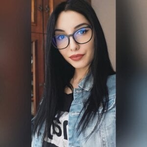 Mira_Bloom_ Selfies 🧡 Pic 9