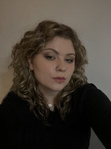 YoungAlinaPublic Bild