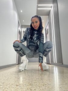 GabrielaLugo Between Threads and Moans Pic 6