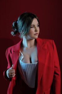 BetsyMctighe Public Immagine  3