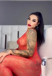 tinaqueen_noa I don't touch you... but I make you think about everything. 🍒🍒 Foto