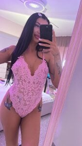 ME de KaylaLuxx_  2 Imagens