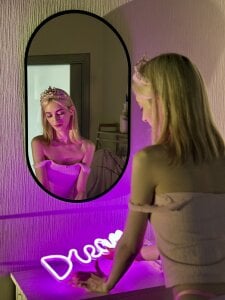 LynnaCure 🪞Me and my reflection🪞 Pic 3