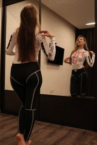 Iren Iren in jacuzzi Pic 3