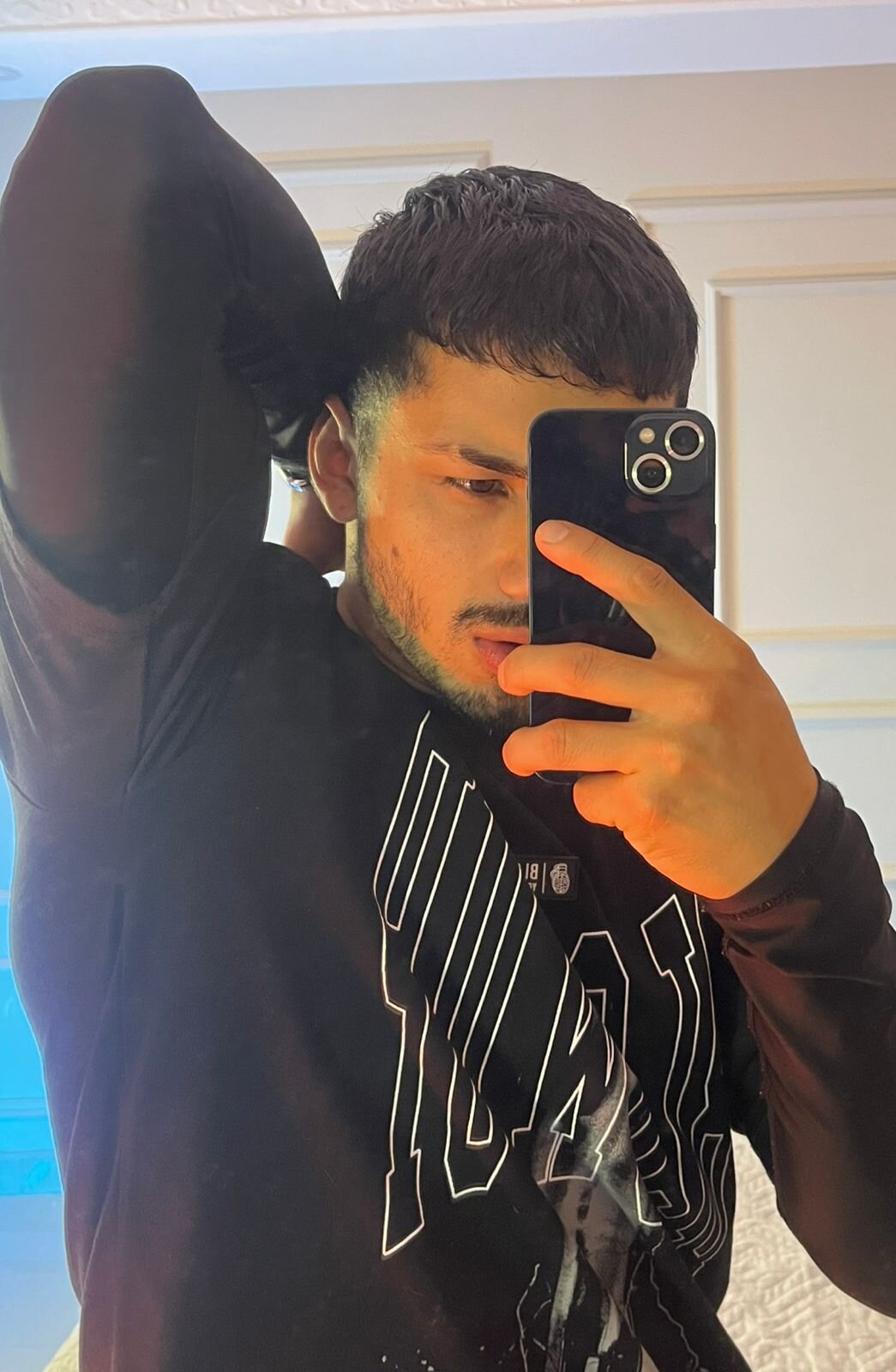 ArturoCardona_ 님의 트렌드 중인 사진  1645개