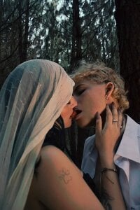 Alice_Dark21 Let yourself catch🍷💋📷 Pic