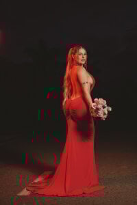 LEAH ELEGANT de Leah_Grey  Imagens