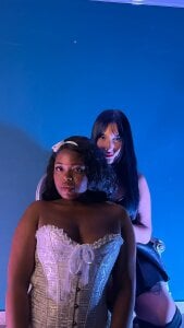 kiara and veronia🖤🎀 de Veronica_bdsm  4 Imagens