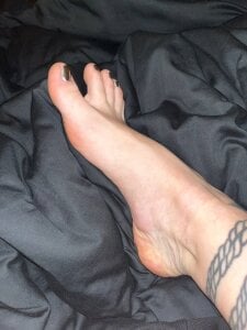 Felicia_Bri some pedicure Pic 5