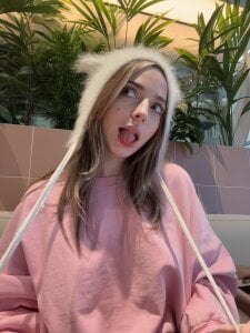 Your fav sweater ❤ de LoraaDoll  8 Imagens