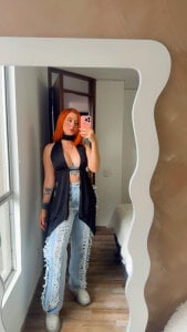 IsaPeach Public Fotka