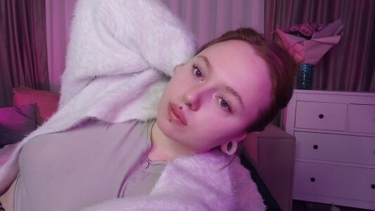 SelenaAsti Public Hình 4