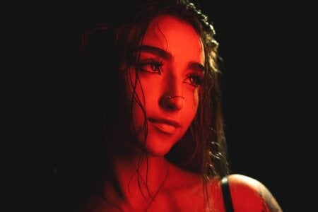 Emily_Rousess Public Kuva