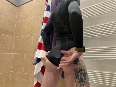 Cristian_Delgado Big Peach Pic