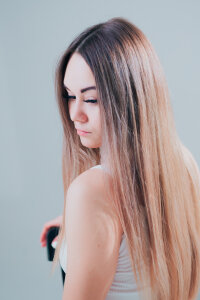 HildaForland Beauty with chair Pic 4