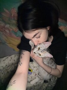 AlveraFavila Public Pic 5