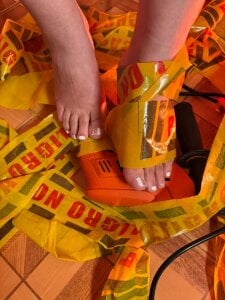 Miss_Adriana01 ☣danger my feet 😈 Pic 2