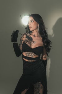 MilaLawrence Focus on me Pic 8