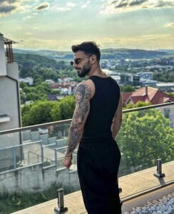 Just me.Alpha by nature. de TristanGrey  3 Imagens