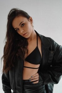 NellieHughes Public Pic 5