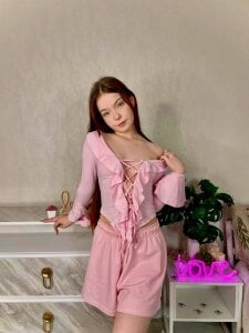 IsabellLongin Enjoy Pic 3