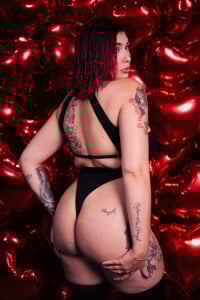 Alana_2916_ kullanıcısının red and black girl albümü -  3 fotoğraf