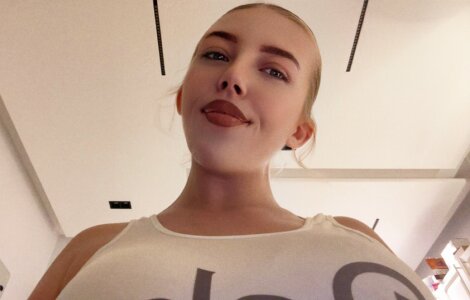 MonaNoirePublic Bild 2