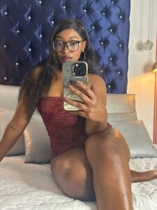 YallianaBrooks I can be sweet... or quite the opposite 😈 Immagine  2